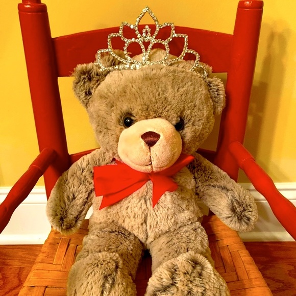 Accessories - NEW!! PRETTY PAIR 👑”CROWN” yourself QUEEN👑 🐻 CUTE “MISS BEAR” INCLUDED❗️